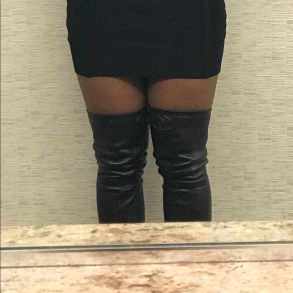 Chanel black leather thigh high boots 38.5 - Picture 5 of 7